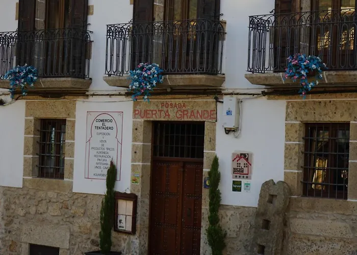 Puerta Grande 여관 3*